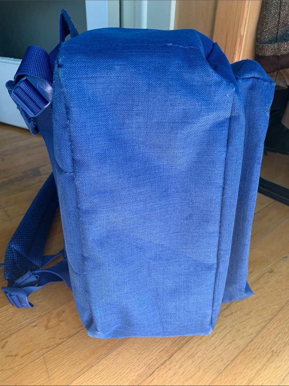 **RARE** herschel x maple leafs
backpack - Picture 5 of 12